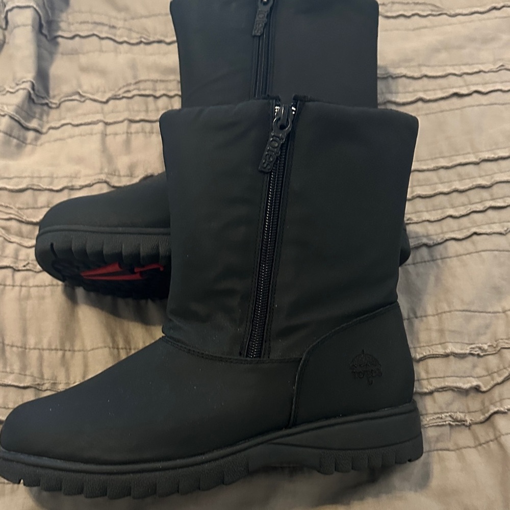 totes Black Zip Winter Boots